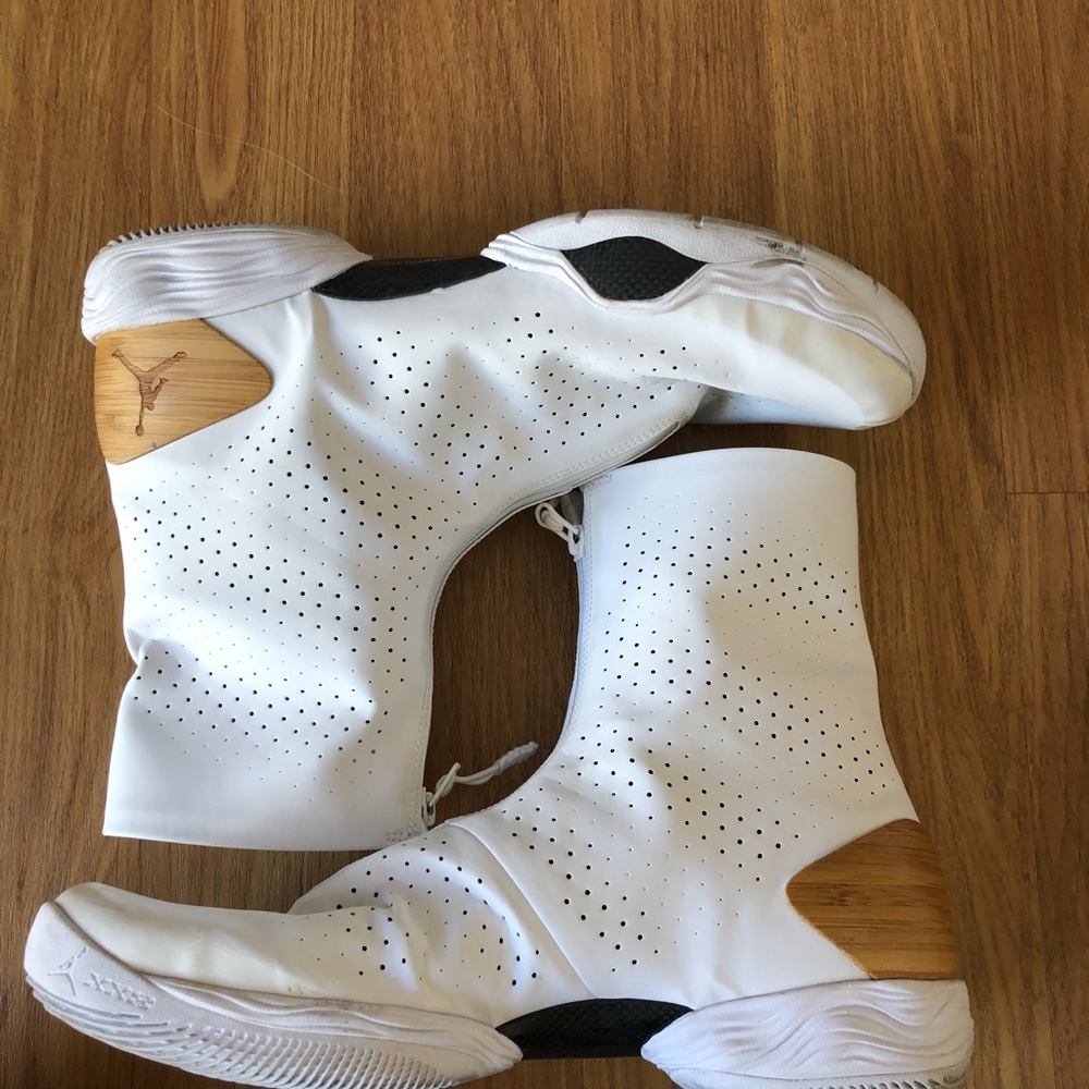 Air Jordan XX8 Rare Wood Panel size 14